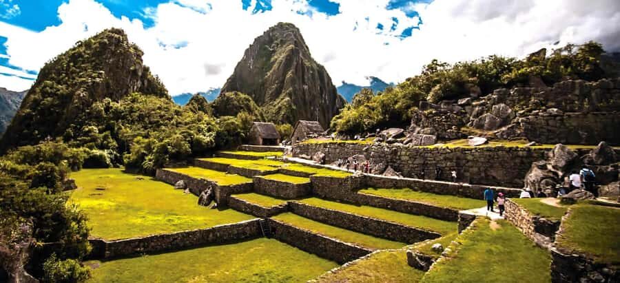 Cusco: Machu Picchu Tour 1 day and Huayna Picchu Mountain - An In-depth Look at the Cusco: Machu Picchu Tour