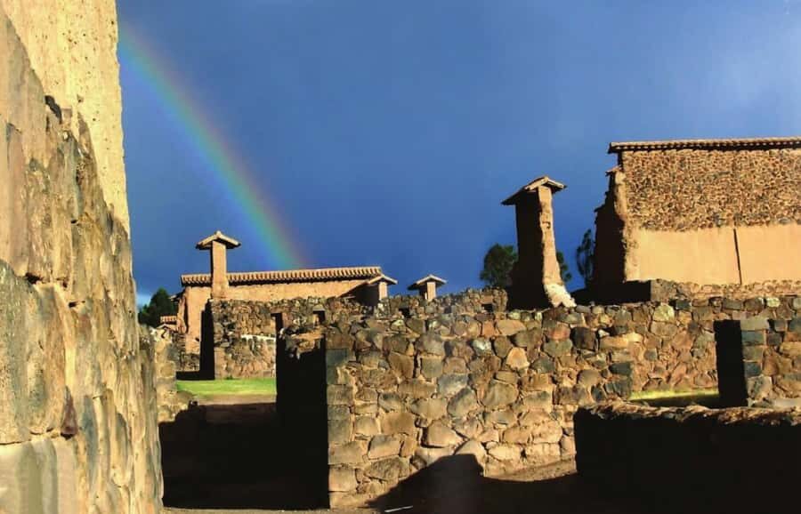 Cusco: Route of the sun + 1 day tour in Puno - Day 2: The Iconic Lake Titicaca and Its Islands