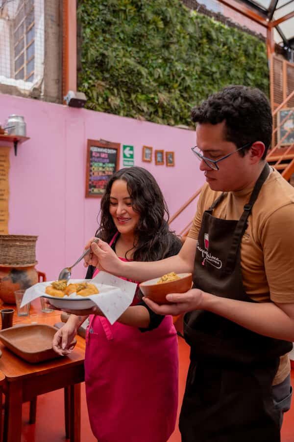 Cusquenian food in 10 times | drinks | desserts - Making Uchucuta: A Traditional Andean Sauce