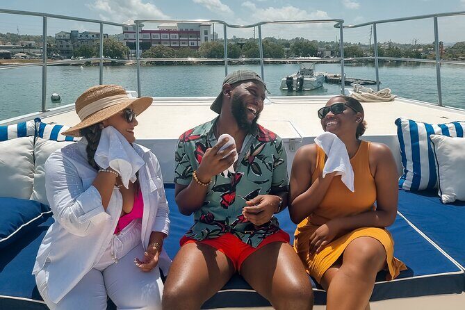 Deluxe 2-Hour Private Charter in Montego Bay with Open Bar