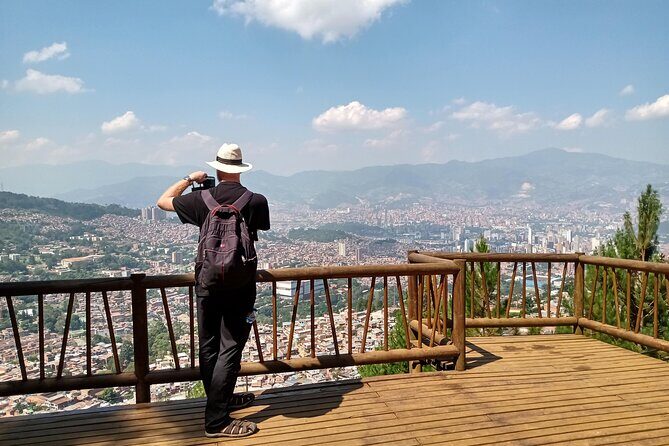 Discover a secret place with locals (Comuna 8) - Who Should Consider This Tour?