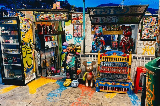 Downtown Medellin, Pueblito Paisa, and Comuna 13 Private Tour - What the Tour Includes and What to Consider