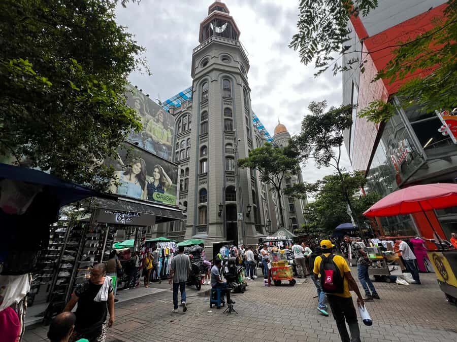 Downtown shopping and art galleries/museum - A Complete Look at the Downtown Medellín Experience
