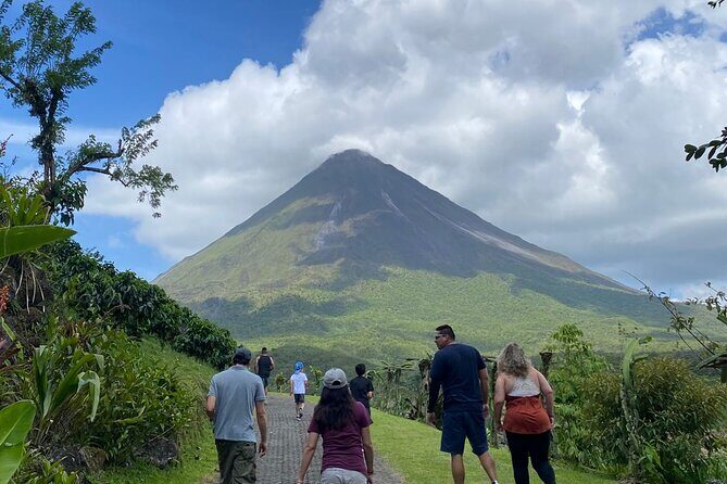 EcoTermales Hot Springs & Arenal Volcano Full Day from San José - Detailed Look at the Itinerary and Why It Matters