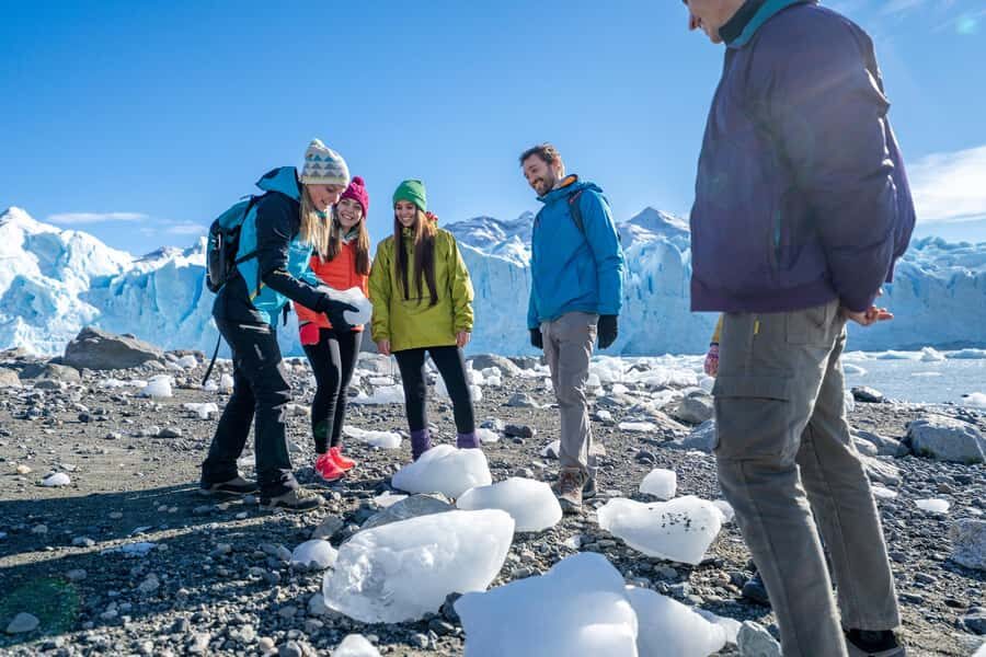 El Calafate: "Perito Moreno Glacier with the Tour - Blue Safari". - The Practicalities: Transportation, Duration, and Cost