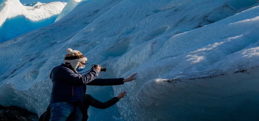 El Calafate: Safari Azul Los Glaciares Trekking Tour - Sailing in Front of the Perito Moreno Glacier