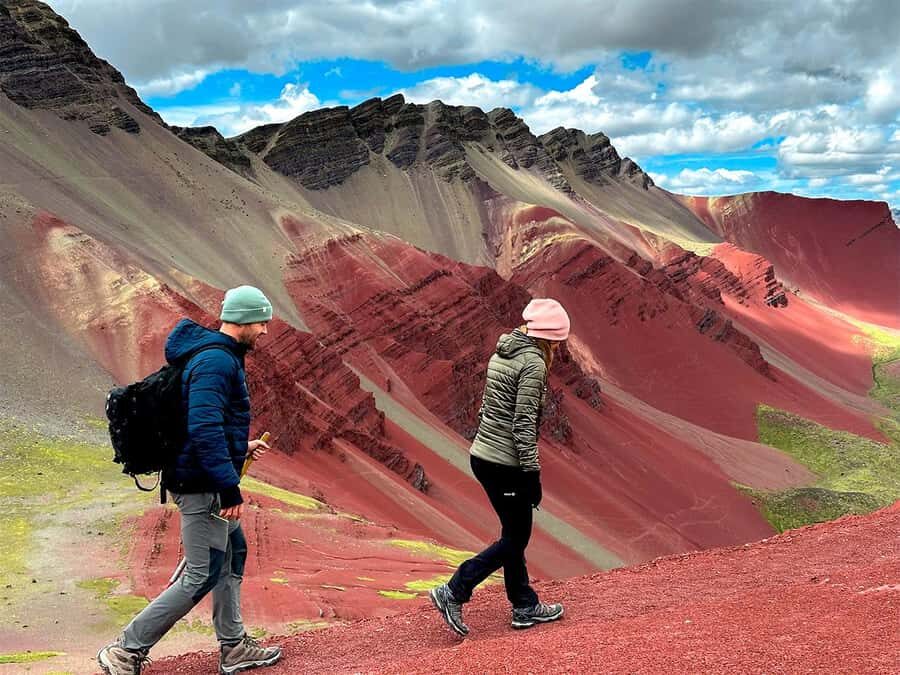 Excursión en el Valle rojo y la Montaña de Arcoiris - An In-Depth Look at the Valle Rojo and Rainbow Mountain Tour