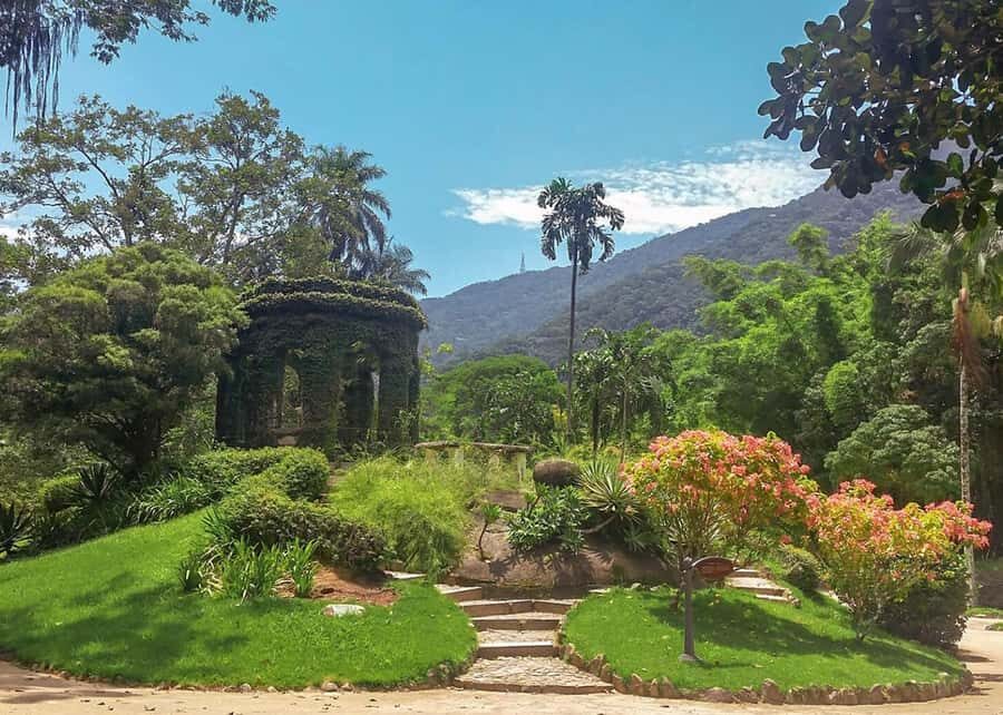 Exploring the Botanical Garden and Lage Park: Natural Riches - Authentic Experiences and Authenticity