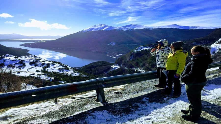 Fagnano and Escondido Lakes Tour by 4WD Vehicle in Ushuaia - An In-Depth Look at the Fagnano and Escondido Lakes Tour