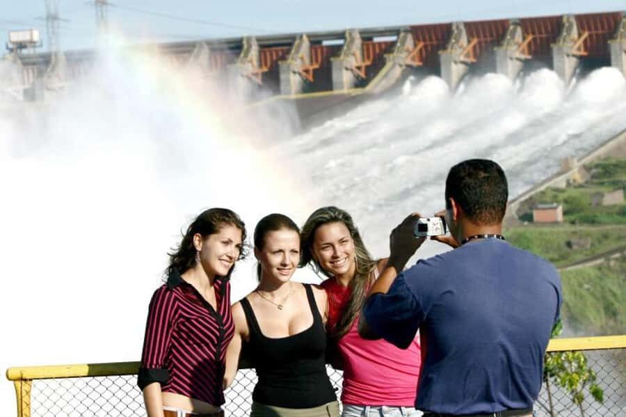 Foz do Iguaçu: Itaipu Hydroelectric Dam Panoramic Tour - Who Should Consider This Tour?