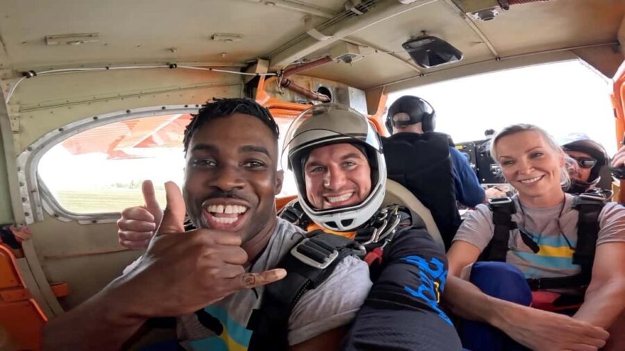 Freeport: Skydiving over the Bahamas - What Makes This Tour Stand Out?