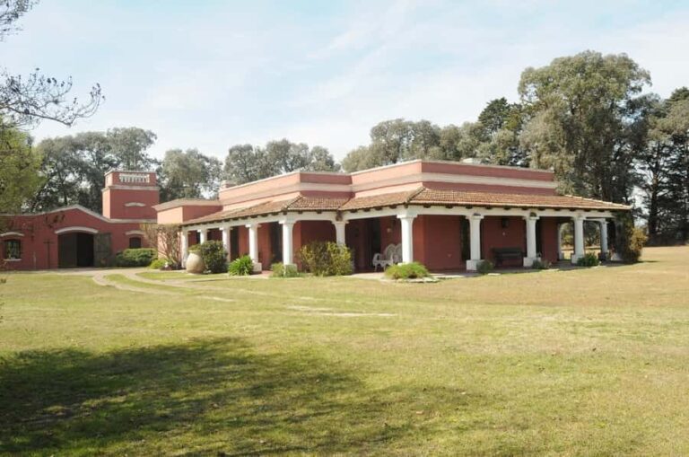 From BA: Santa Susana Day Trip with Lunch - Gaucho Party - What Makes This Tour Stand Out?