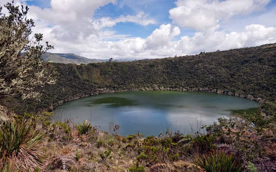 From Bogota: Explore the town of Guatavita, the lagoon and the "Casa Loca". - The Journey Begins: From Bogotá to Guatavita