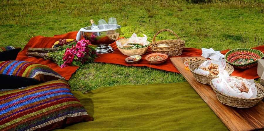 From Cusco: Archaeological sites + Picnic + Painting - Who Should Consider This Tour?