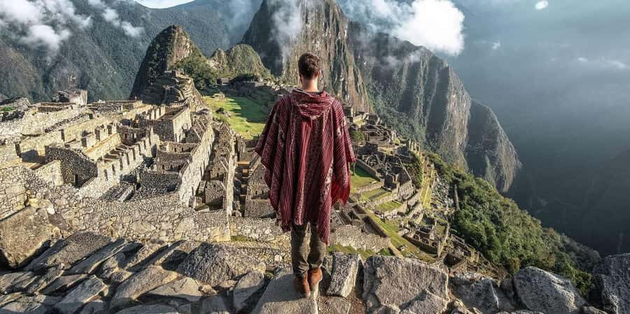 From Cusco: Full-Day Machu Picchu Tour with Lunch |Private| - Exploring Machu Picchu with a Private Guide