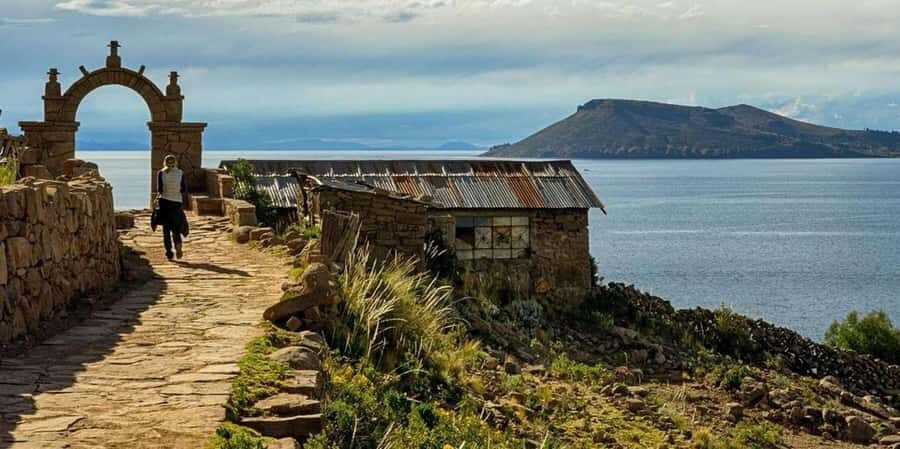 From Cusco: Lake Titicaca 1-Day Sleeper Bus Tour + Lunch - The Journey Begins: From Cusco to Puno