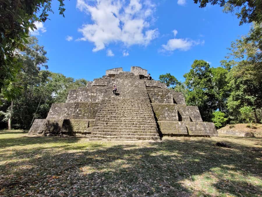 From Flores: Yaxha VIP Exclusive Cultural Tour All Inclusive - Exploring the Yaxha Experience: A Detailed Look