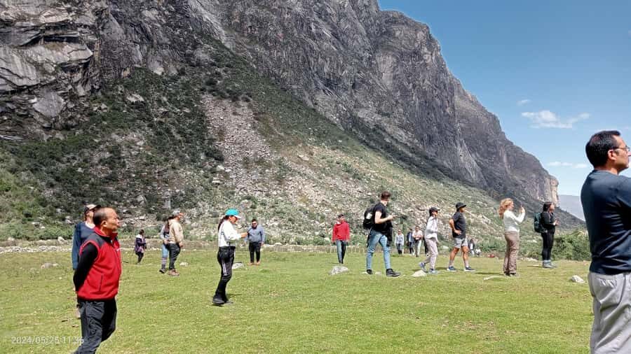 From Huaraz: Lake Rocotuyoc Day Trip with Lunch - Who Is This Tour Best For?