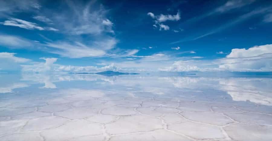 From La Paz: Uyuni Salt Flats 3-Day Tour with Bus Transfers - What Makes This Tour Stand Out?