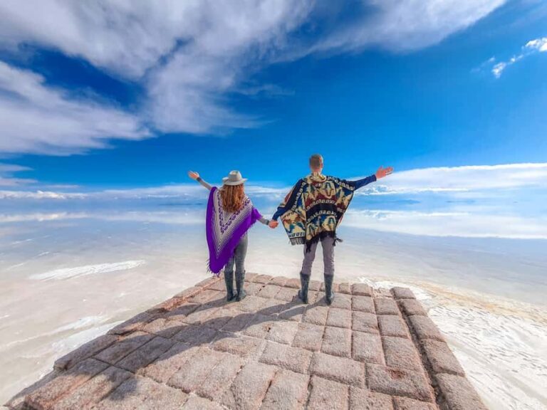 From Uyuni: Red Lagoon & Uyuni Salt Flats 3-Day Guided Tour - Exploring the 3-Day Itinerary