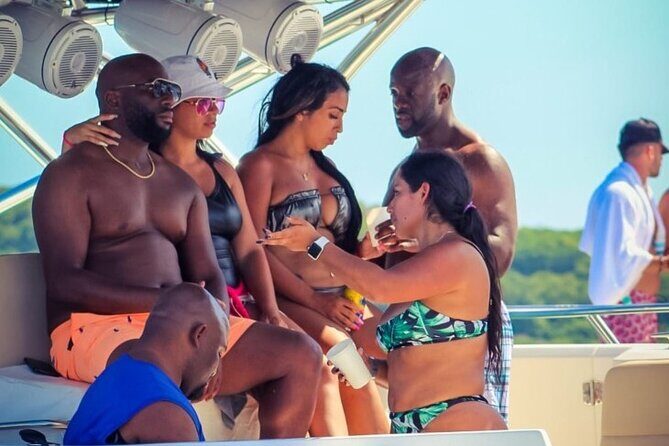 Full Day Guided Tour to Isla Cholón - Exploring the Tour Itinerary in Detail