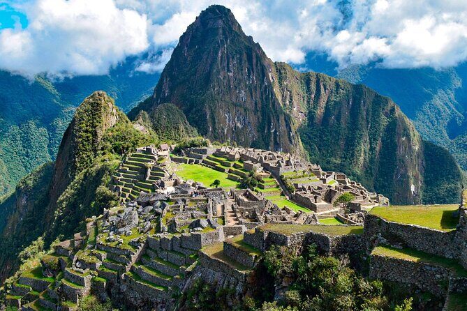 Full-Day Private Tour in Machupicchu with Expedition Train - What Makes This Tour Stand Out?