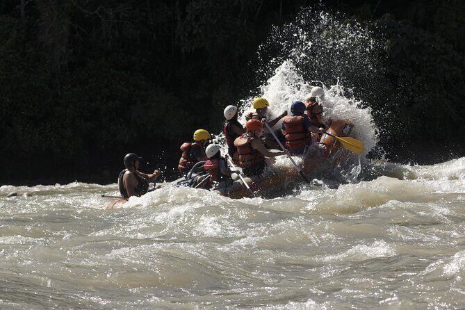 Full-Day Rafting in Jondachi & Hollin Class IV Tena, Ecuador - The Experience in Action