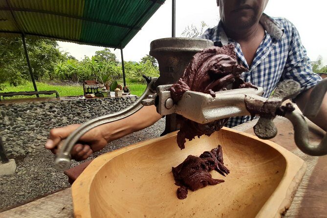 Full day to Ecological Reserve Churute Mangrove and Cocoa Farm Visit - Who Should Consider This Tour?
