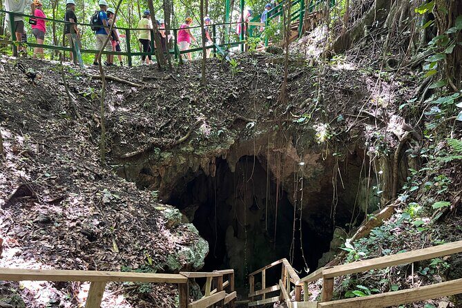 Full Day Tour Window Cave and Hiking on the Beach
