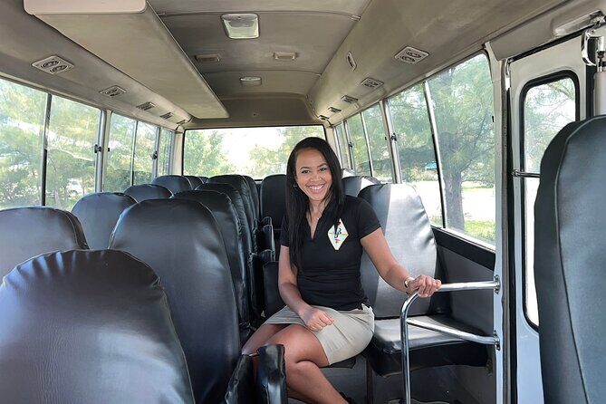 German/English Island Tours with conch fritter tasting - The Value of a Short, Friendly Nassau Tour