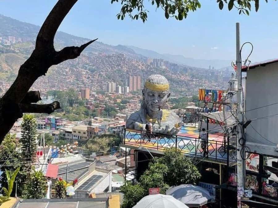 Graffiti Tour Medellin: History and art in Comuna 13 - Exploring the Itinerary: What You Can Expect