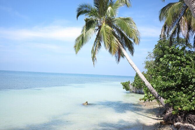 Great Tours Rosario Island, Blue Beach, Cholon And White Beach - Relaxing at the Beaches