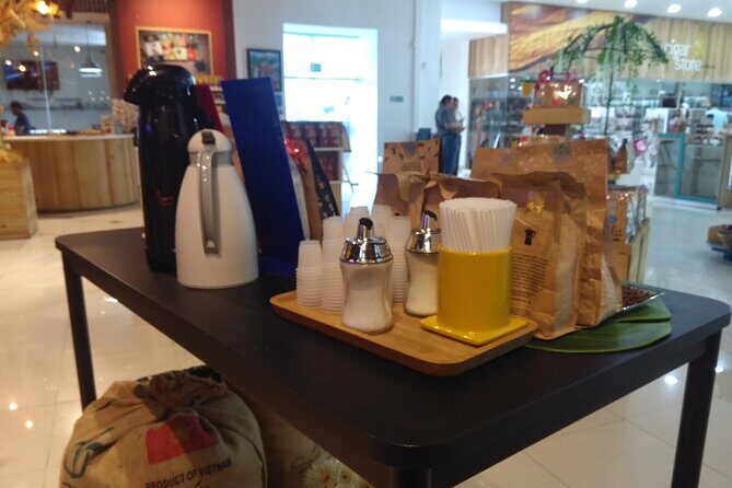 Guided Shopping Tour - Rum tasting, chocolate factory, Cigar factory - Authentic Experiences and Authentic Products