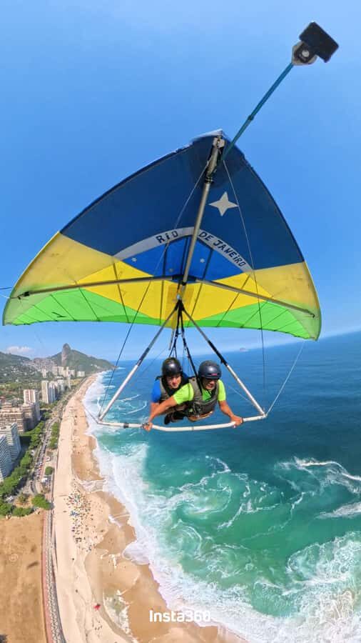 Hang gliding flight in Rio de Janeiro - A Closer Look at the Hang Gliding Experience in Rio de Janeiro