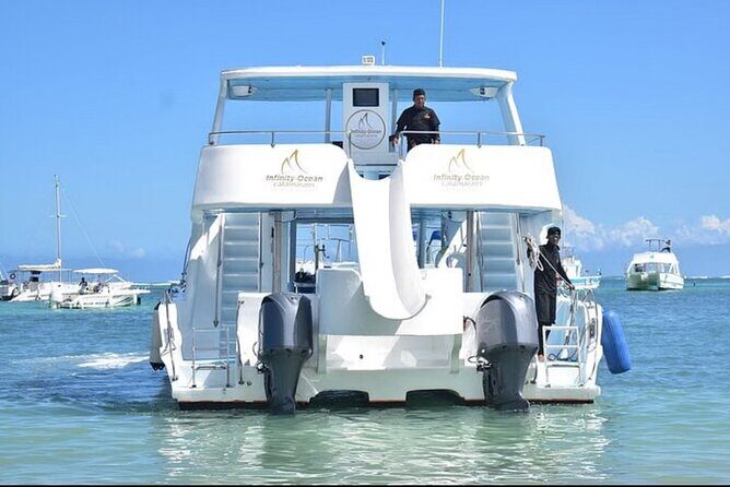 Hip Hop adult only Party Boat with Unlimited drinks& sand-bar