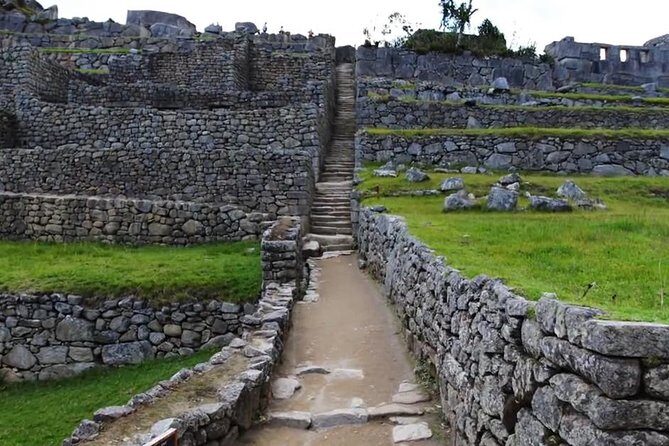 Hire a fluent English speaking and professional Machu Picchu guide - Who Will Love This Tour?