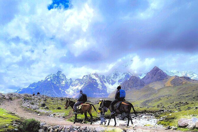 Horseback riding to Ausangate and the 7 lakes Full day Tour - The Experience in Detail