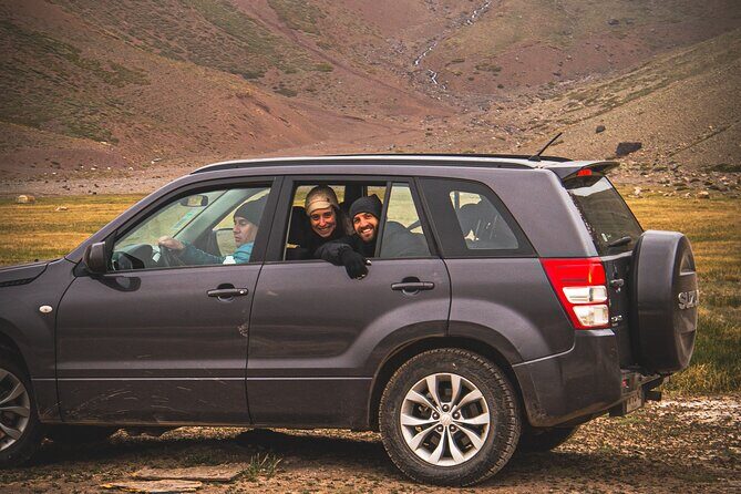Jipe tour Embalse el Yeso 4x4 with semi-private barbecue - A Deep Dive into the Embalse El Yeso 4x4 Tour