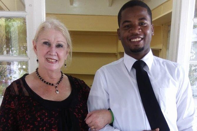 Kingston Airport pick-up - Detailed Breakdown of the Experience