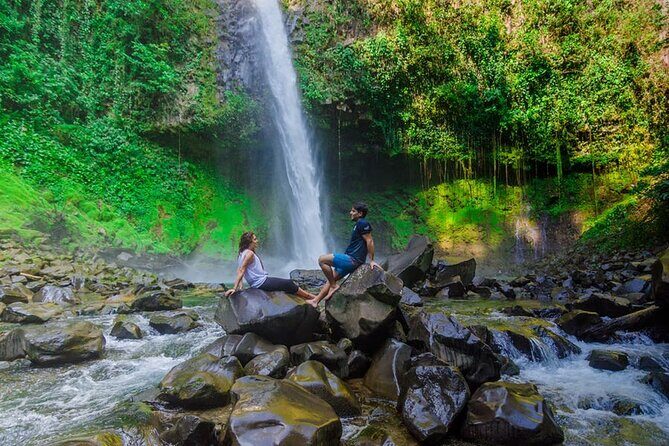 La Fortuna Waterfall Guided Hike, Incl Lunch at La Finquita Farm - FAQs