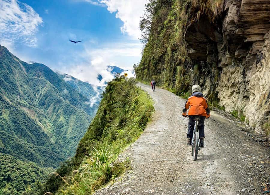 La Paz: 4-Day Death Road by bike and Uyuni Salt Flats Tour - Detailed Review of the 4-Day Bolivia Adventure