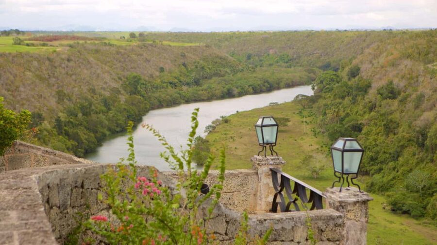 La Romana: Catalina Island and Altos de Chavón Day Trip - Understanding the Logistics