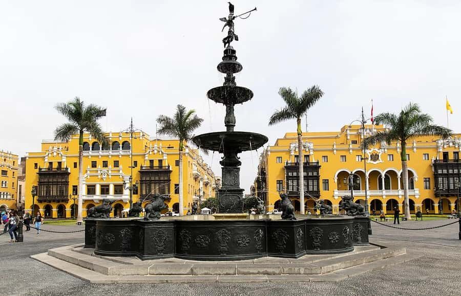 Lima: Magic Water Circuit and Historic Center Tour - Exploring the Lima Experience in Detail