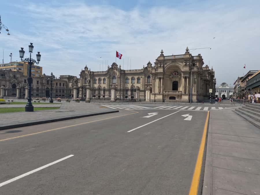 Lima: Tour to the Historic Center, Cathedral and Catacombs of San Francisco - A Closer Look at the Tour Experience