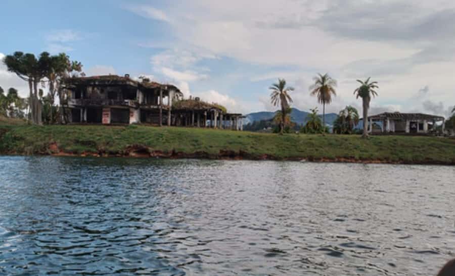 Luxury boat ride - Guatapé - Exploring Guatapé by Boat: A Deep Dive