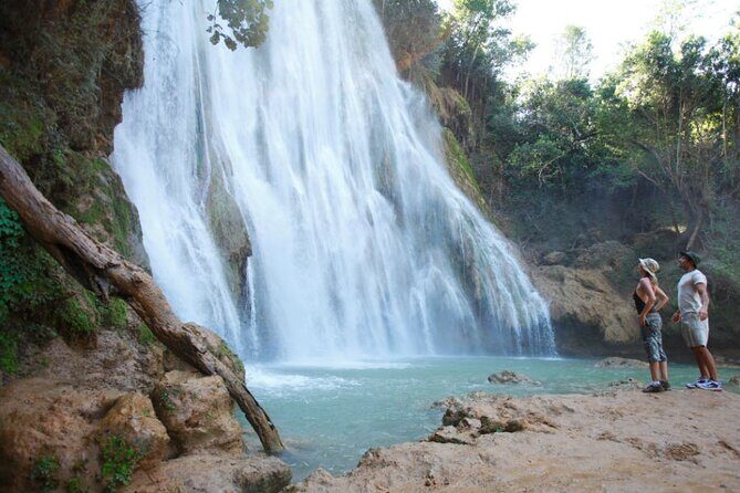 María and Miguel stop - Half day tour to El Limón waterfall with lunch included - Who Would Love This Tour?
