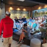 Medellín: Comuna 13 Graffiti Tour with Protein Shake Making - Detailed Breakdown of the Itinerary