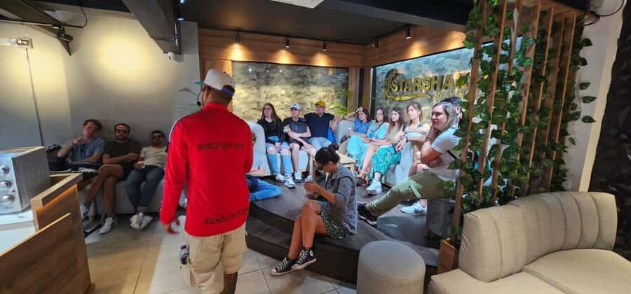 Medellín: Comuna 13 Graffiti Tour with Protein Shake Making - Detailed Breakdown of the Itinerary