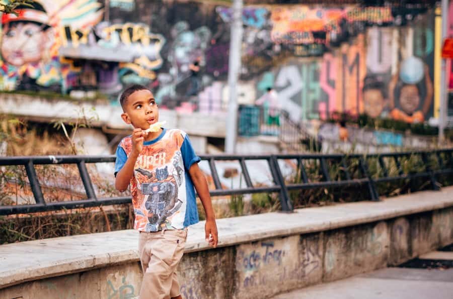 Medellin: Comuna 13 Private Experience - Walking Through San Javier and Comuna 13