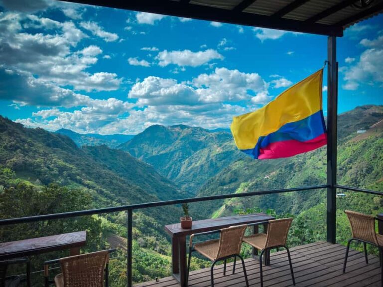 MEDELLÍN: EXPERIENCE THE HIGHEST ZIPLINE IN ALL OF COLOMBIA! - Key Points